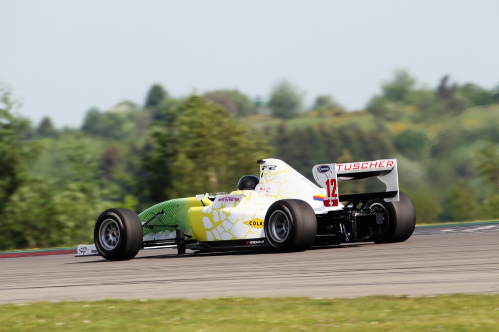 F2rd03fri011